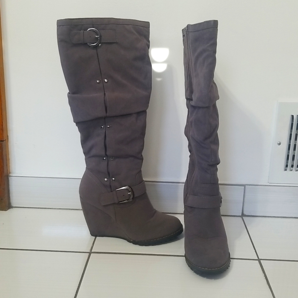 Refresh boots, Size 6.5, Gray